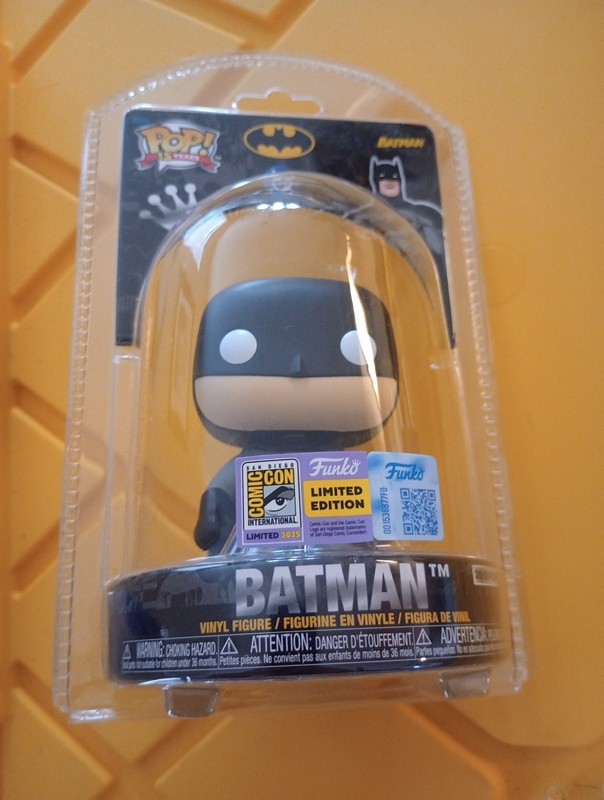 Rare 2025 Sdcc Limited Edition Exclusive FUNKO POP BATMAN DC Comics CLAMSHELL