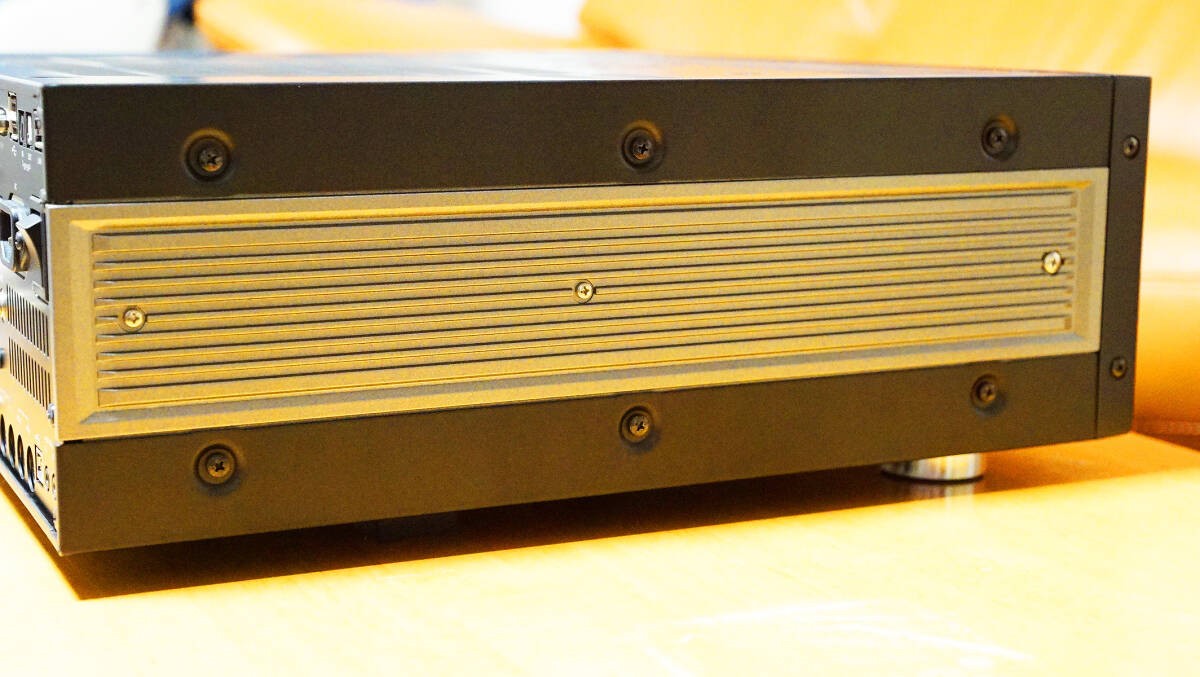 トランシーバー IC-7851 Icom IC-7851 HF/50MHz 200W All Mode Transceiver – Japan Model