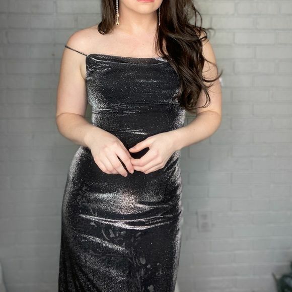 Vintage 1990s 'Morgan and Co.' Long Silver Gown Size Small (5/6) | eBay Vintage 1990s 'Morgan and Co.' Long Silver Gown Size Small (5/6) | eBay