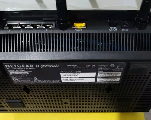 Netgear Nighthawk R6700v3 Smart AC1750 WiFi Router (WiFi Speed up to 1750 Mbps - Picture 3 of 13