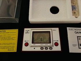 Nintendo game and watch BALL (1980) classic toy game battery operated hobbies