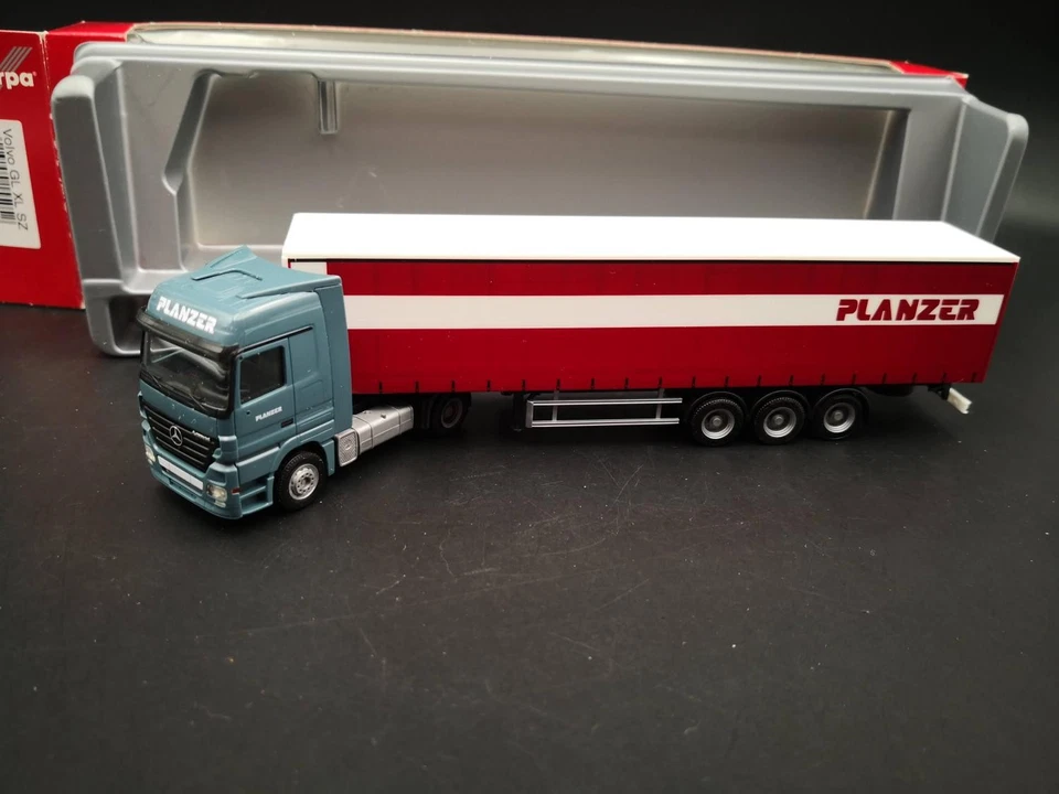 Herpa MB Actros MP2 Planzer Sattelzug *Vi1001-1-3000 - Bild 2 von 4