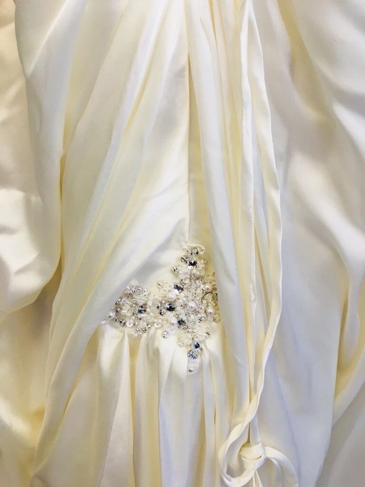 Vestido de novia clásico sin tirantes Maggie Sottero talla 4 Foto 4 de 4