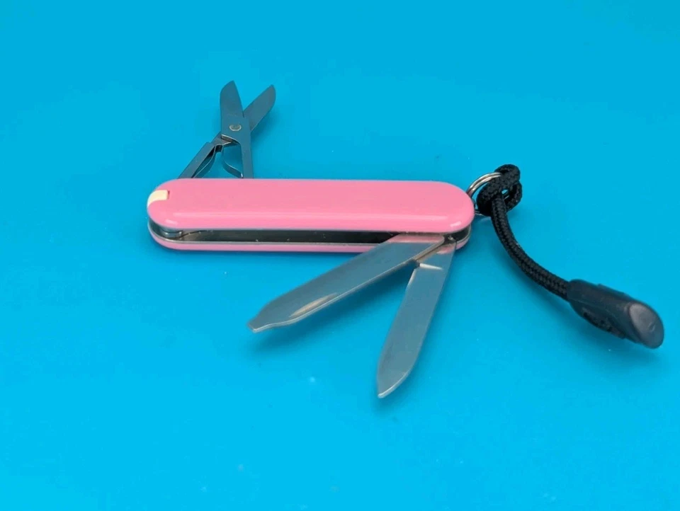 Navaja suiza Victorinox clásica rosa multiherramienta 58 mm, ¡con funda de cuero! Foto 4 de 4