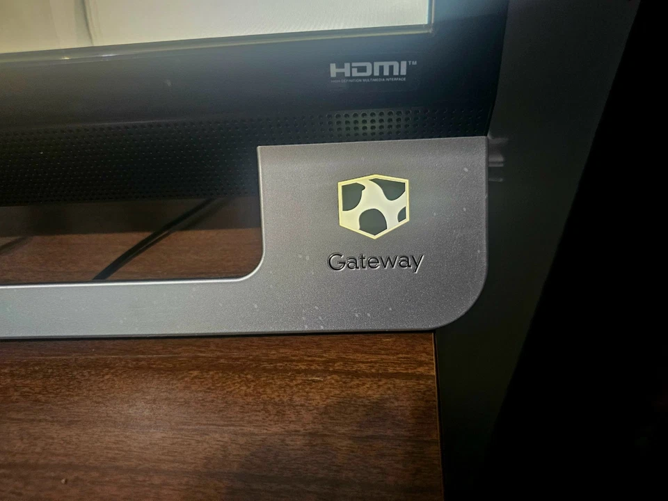 Gateway All-In-One 21.5" Touch PC ZX44451 Chipset Manufacturer A  Win 7 Premium  - Image 4 of 4