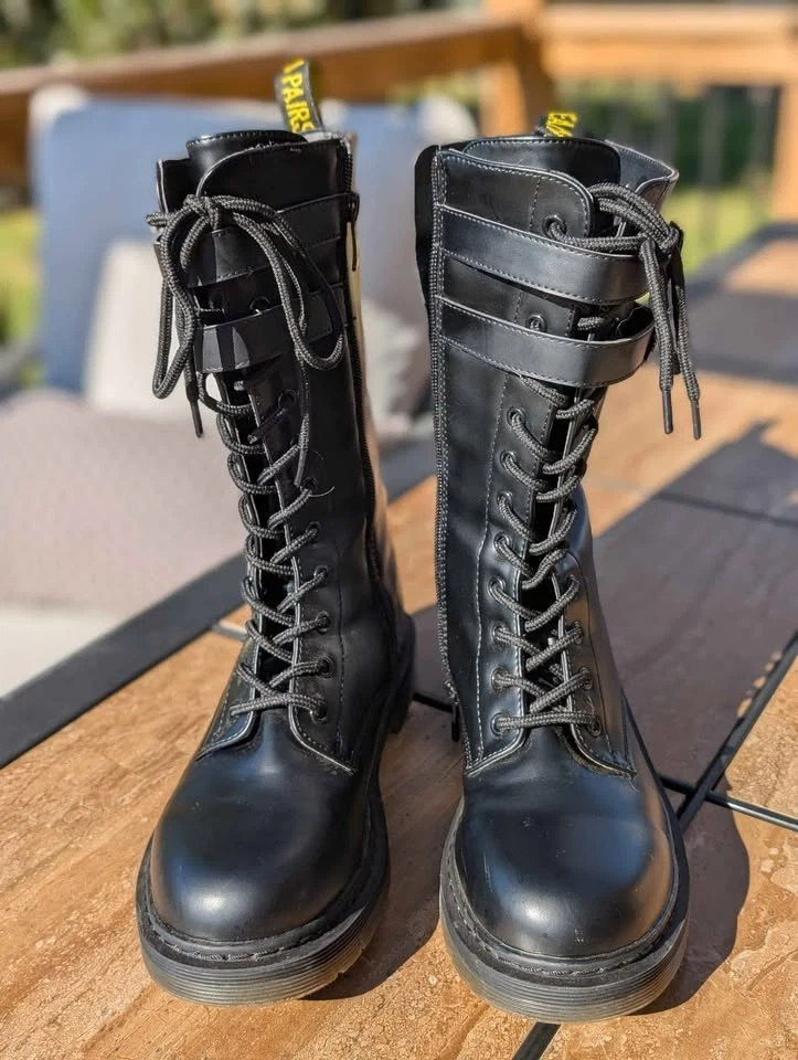 Dream Pairs Women’s Black Combat Boots Size 8.5 – Lace-Up, Side Zipper - Image 2 of 4