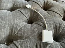 Genuine Apple 30 pin to VGA Adapter A1368 for (older) iPad and iPhone