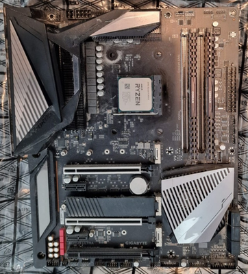GIGABYTE X570 AORUS PRO + Ryzen 9 5950X Gigabyte X570 AORUS Ultra