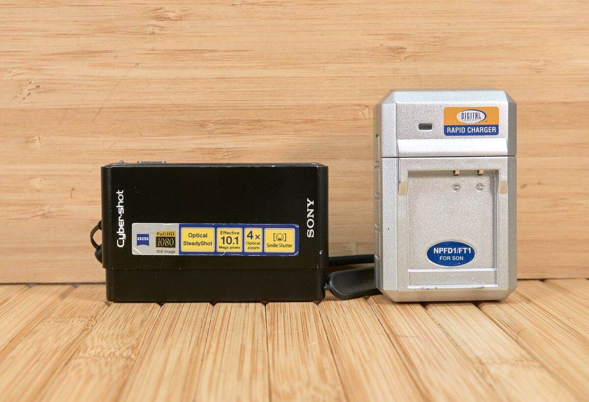 Sony Cybershot DSC-T77 10.1MP Digital Camera, 4X Optical Sony Cybershot DSC-T77 10.1MP Digital Camera, 4X Optical