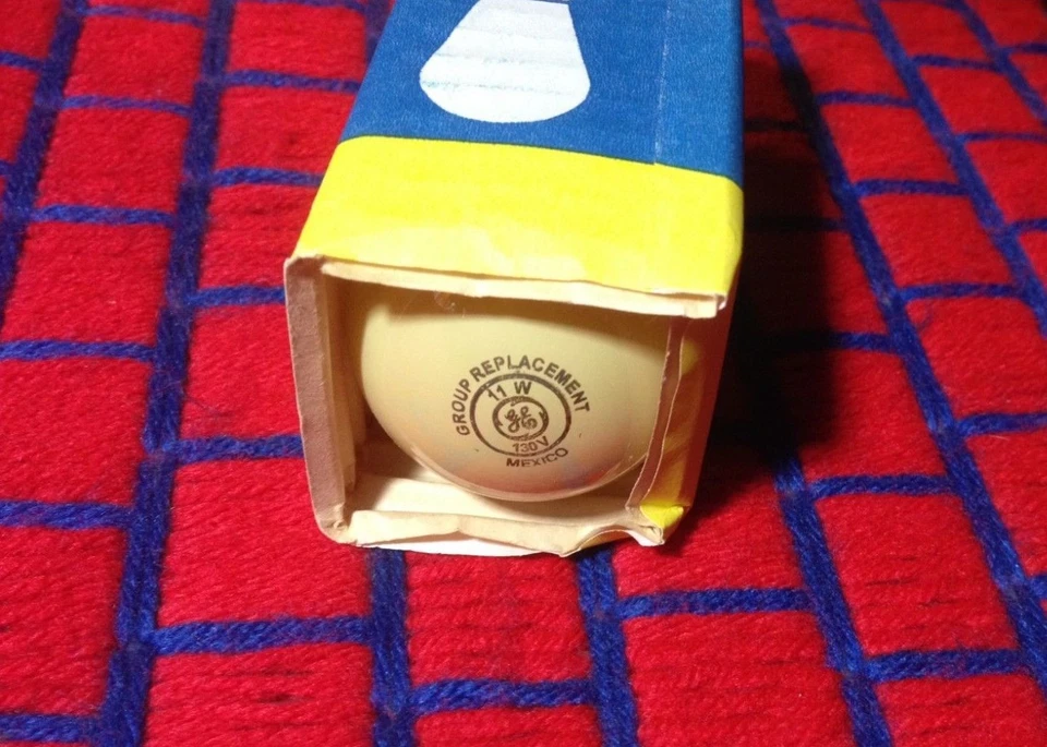 Bug yellow GE 11w round logo OUTDOOR S14 string SIGN service LIGHT BULB 130V NEW - Image 2 of 4