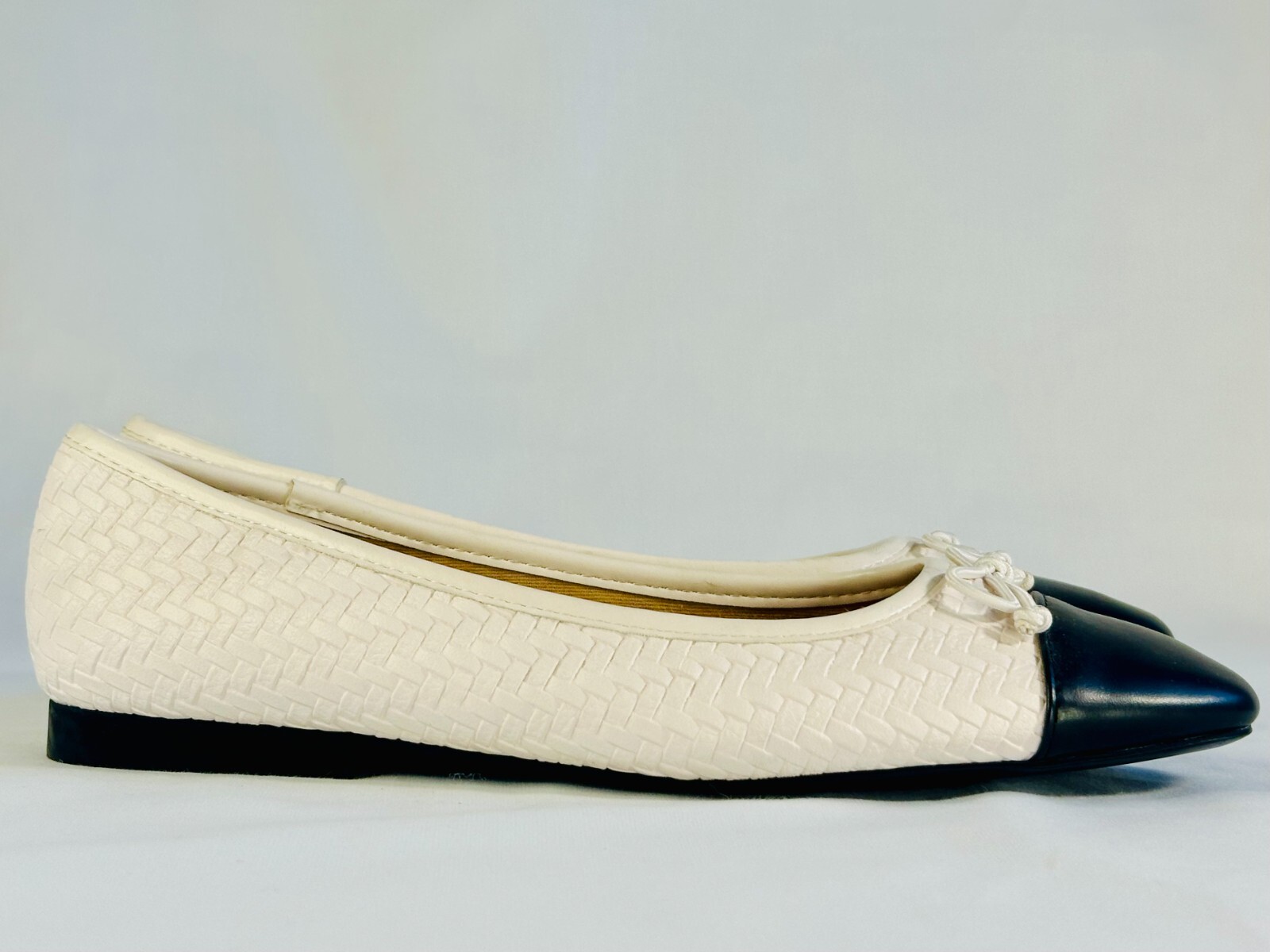 ZARA Womens Shoes White and black ballet pump US 7.5 never worn