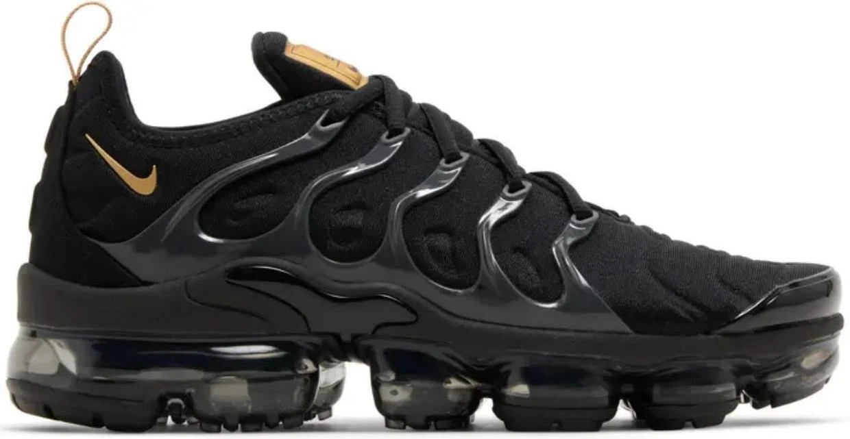 Preços baixos em Nike Air VaporMax Plus Black Gold - CW7299-001 | eBay