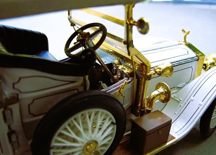 Rolls-Royce with 6Cyl.Engine/Spoke Wheel Rims/Mascot1:24SCALE CUSTOM METAL MODEL
