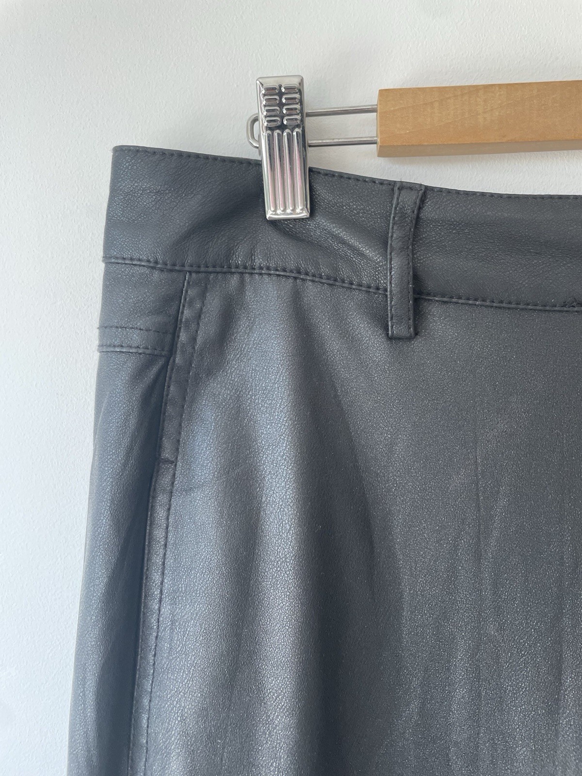 Zara Wet Look High Waisted Cropped Jeans Womens M UK 12 Black Trousers thumbnail 3