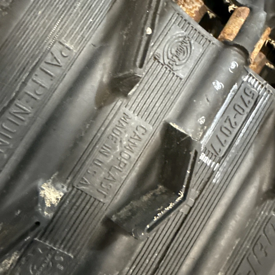 SKIDOO POLARIS CAT YAMAHA TRACK rotax 670 Good CAMOPLAST 136 X 2 X 1.5 570-2077 - Image 2 of 4