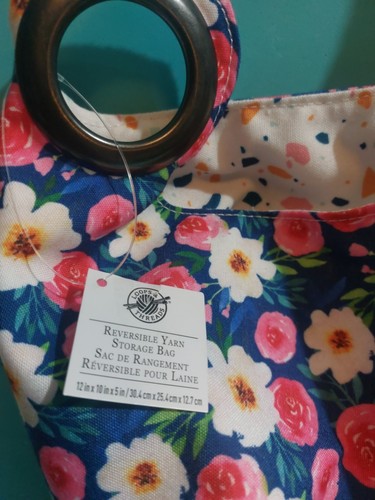 Loops & Threads Reversible Yarn Storage Bag Tote - Knitting, Crocheting New - Picture 2 of 4