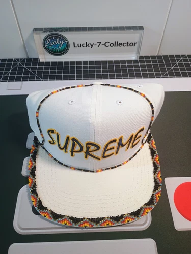 Casquette chapeau 6 panneaux blanche SS19 NEUVE SANS ÉTIQUETTE SUPRÊME PERLES ! Neuf avec étiquettes !!