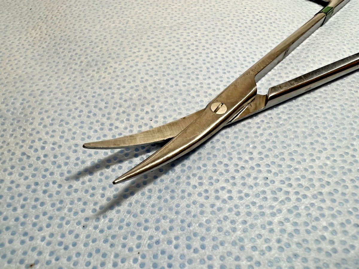 Aesculap BC605R Curved Metzenbaum Dissecting Scissors 5-3/4