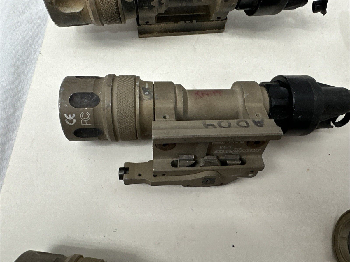 Used Surefire M952V TN Tan Weapon Flashlight Grade C M93