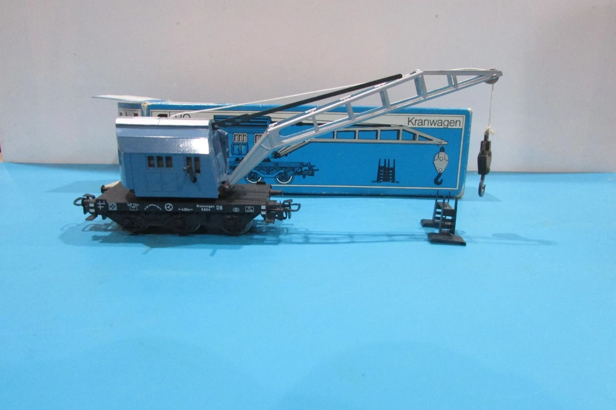 Märklin HO Crane with Vintage Model Railroad Freight Cars for sale