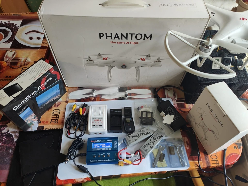 Drohne DJI Phantom P330D mit Funkmonitor und GoPro - Bild 2 von 4