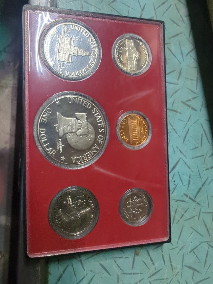 1976 S Proof Set 6 Coins in Black Box Bicentennial Dollar/Half/Quarter