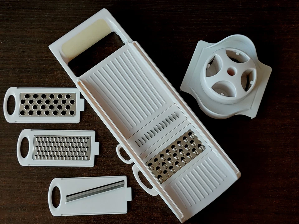 Multireibe Küchenreibe Tchibo 5 in 1 Reibe Multifunktion