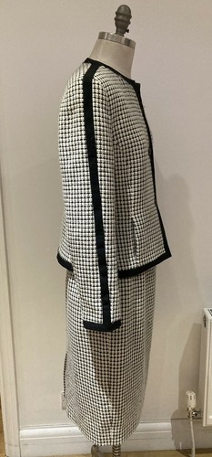"CHAQUETA Y FALDA LOUIS FERAUD DE COLECCIÓN DÉCADA DE 1990 de 19" de axila a axila - Imagen 5 de 12