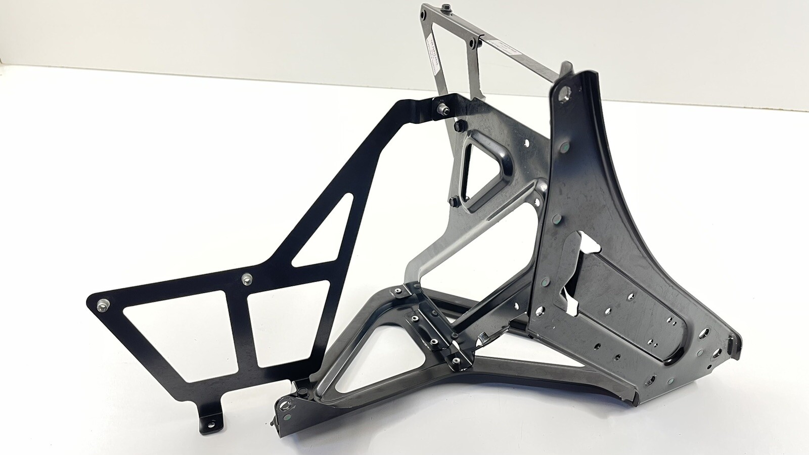 15-17 MCLAREN 650S LEFT REAR INNER QUARTER PANEL SUPPORT MOUNT BRACKET OEM
