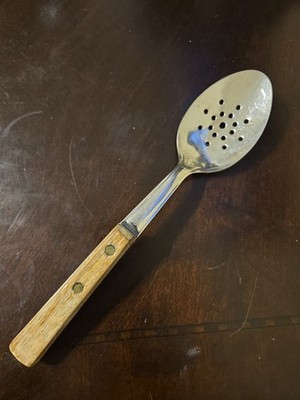Vintage EKCO 9'' Slotted Serving Spoon Wooden Handle Draining Kitchen Utensil 