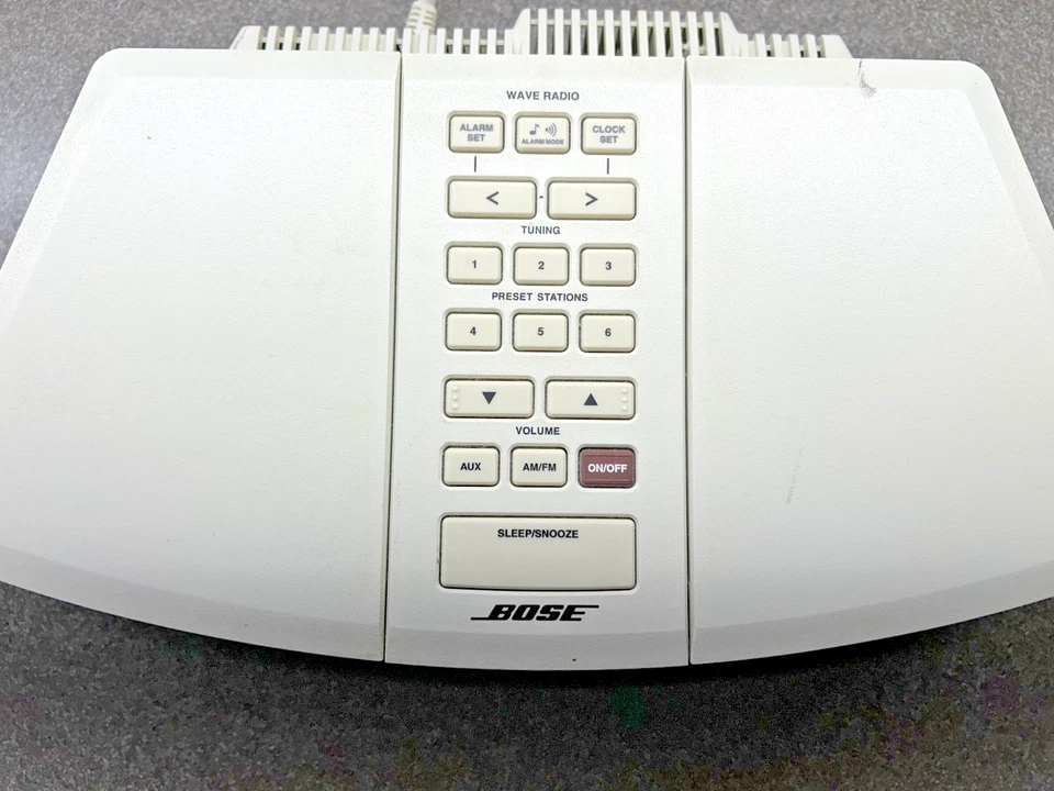 BOSE Wave Radio Model AWR1-1W AM/FM Clock W/Cord, LCD not working; POWERS ON! - Image 3 of 4