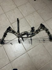 Hoyt Katera 26" and 60-70 lbs right handed  fast and set to hunt