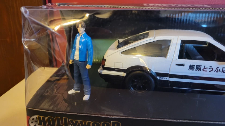 Figura sellada Jada Hollywood Rides 1986 Toyota Trueno (AE86) y Takumi 1:24 Foto 2 de 4