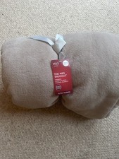 M&S  Medium Neutral Colour Snuggle Thermal Sherpa Fleece Hooded Blanket BNWTs