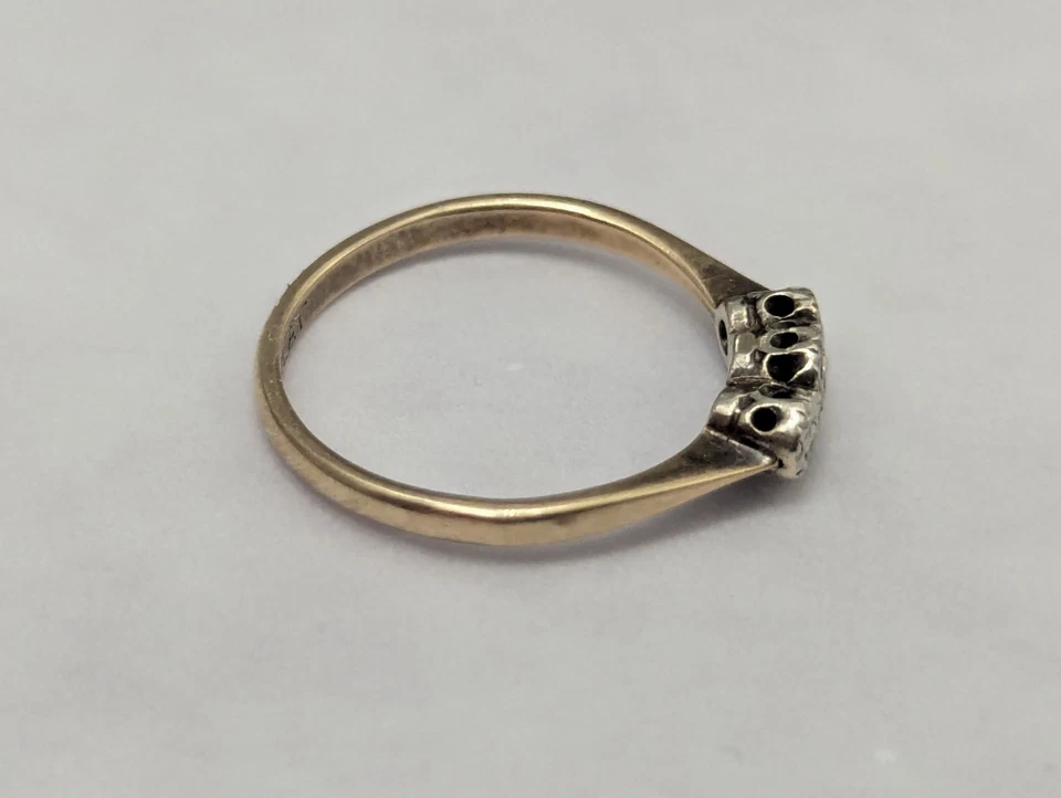 9ct Yellow Gold and Platinum Ring Diamond Stones 9ct PLAT Stamped Ring Size O - Image 4 of 4