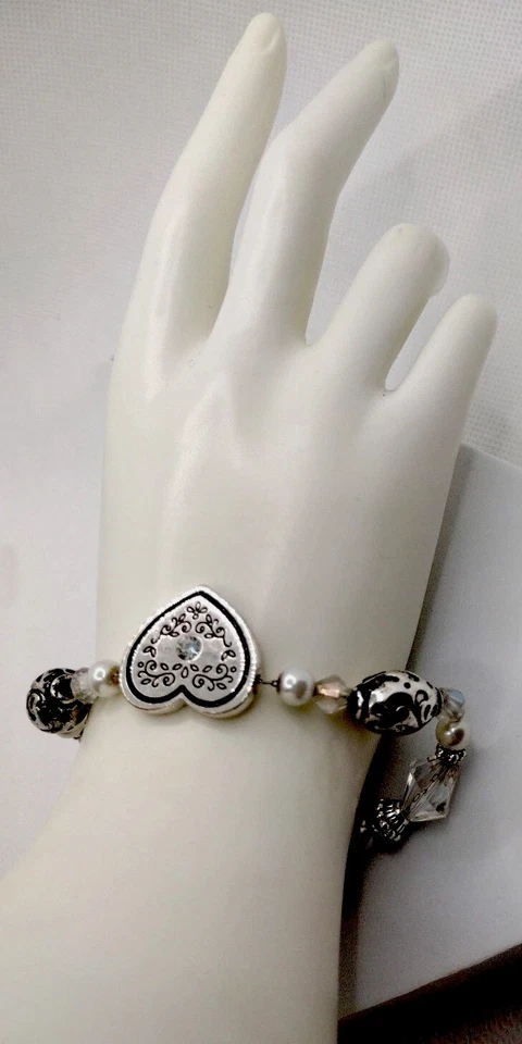 Pulseira de contas de pérola falsa tom prata vovó fecho magnético coração 8” presente - Imagem 3 de 4