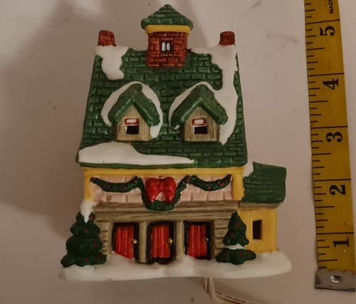 Zellers Hand Painted Porcelain Lighted House Holidays - Picture 10 of 10