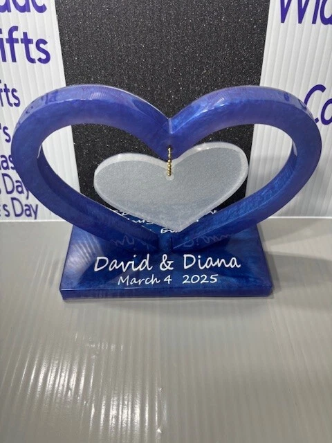 Marco de fotos personalizado 3D en forma de corazón - Una forma única de apreciar los recuerdos Foto 2 de 3