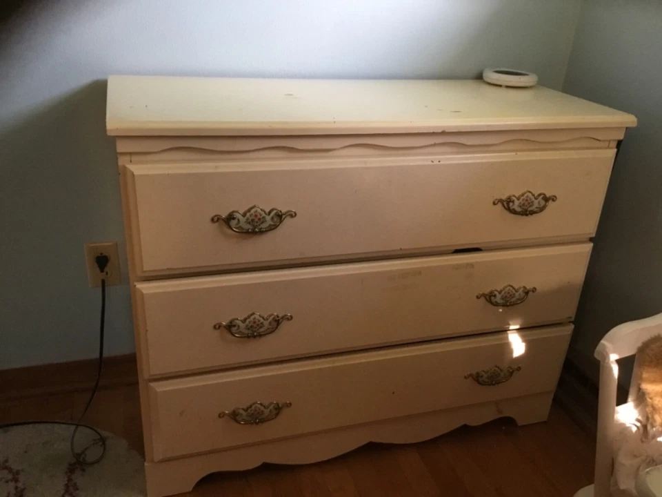 canopy bedroom set (little girls) - Image 3 of 4