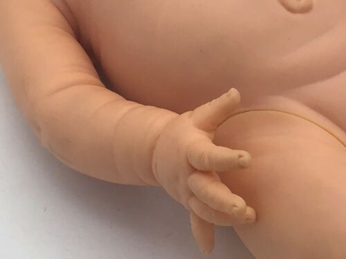 Vintage Newborn Baby Mädchen Shivers Puppe realistisch Irwin Tyco 17 Zoll funktioniert nicht V4 - Bild 2 von 5