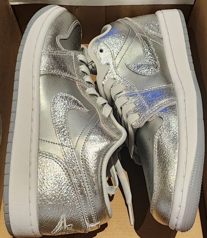 Nike Air Jordan 1 Low SE Metallic Silver FN5030-001 Women's Size 6