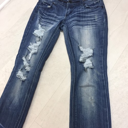 Almost Famous Womens Jeans Size 5 Skinny Destroyed Distressed Sequin Denim Jr - Picture 4 of 9