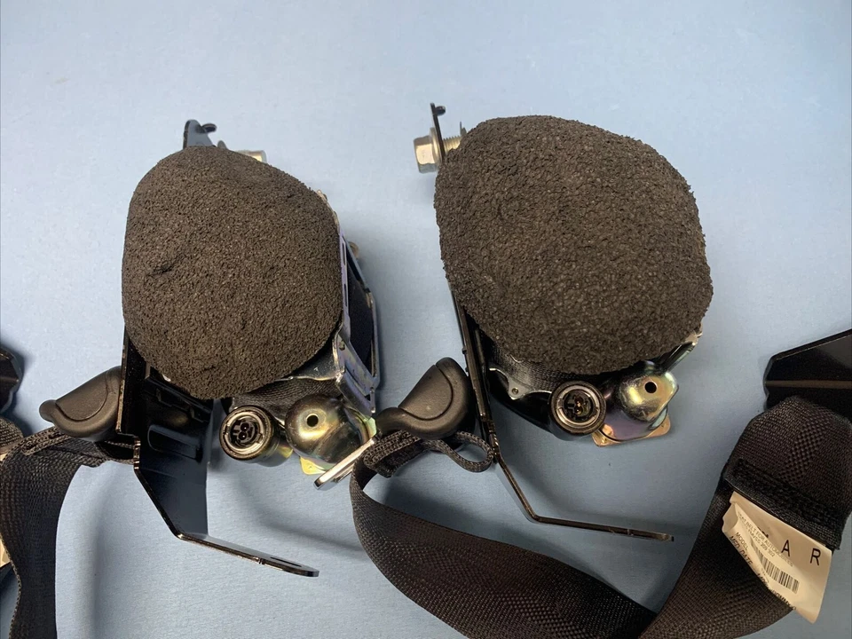 Juego de 2 retractores de cinturón de seguridad trasero derecho e izquierdo Nissan Altima 2023-2025 OEM Foto 2 de 4