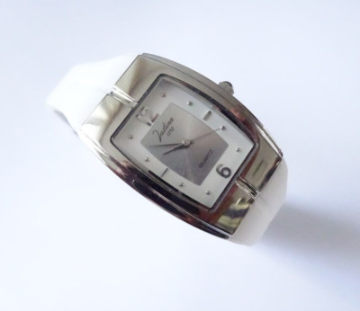 Justina 1898 Damen Uhr Edelstahl Silikonband Weiß Elegant Luxus Trendig & Chic