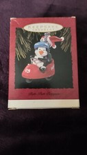 Vintage 1993 Hallmark Keepsake Ornament “Putt Putt Penguin” In Box