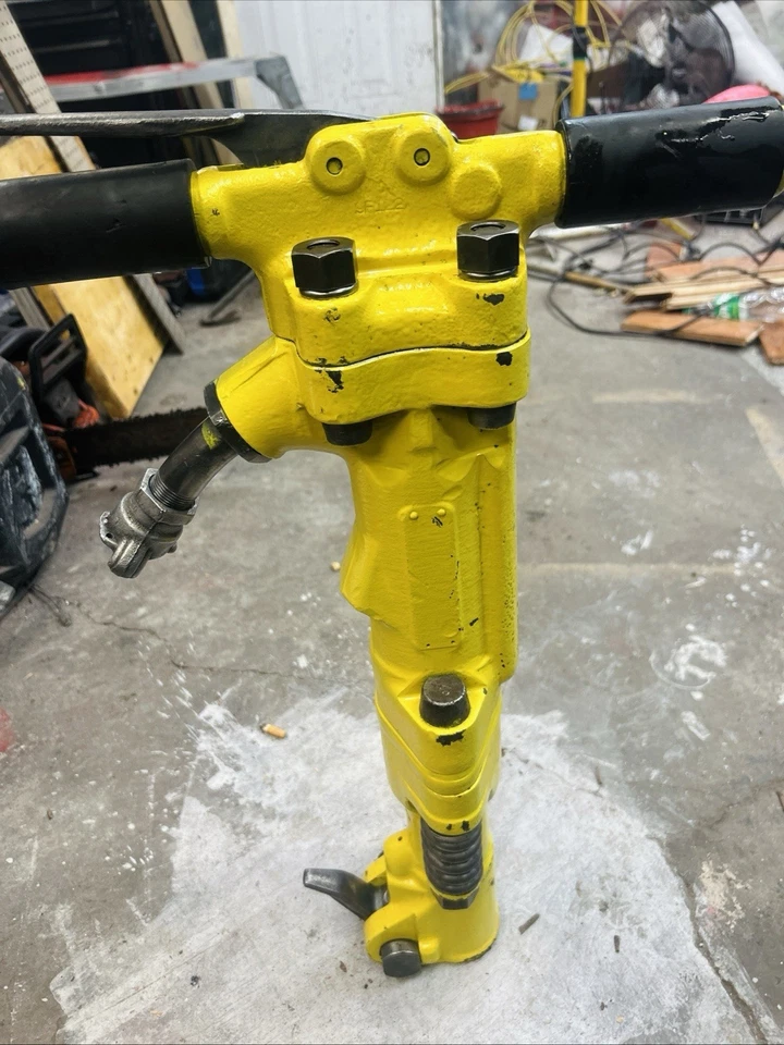 90lb Pneumatic Pavement Breaker Demolition Air Jack Hammer Heavy Duty - Image 2 of 3