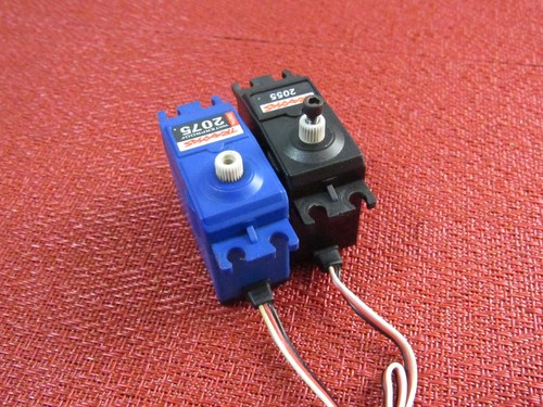 2X Traxxas 2055 2075 Steering Servos T-Maxx E-Maxx Revo Slayer Slash. #1009 - Picture 4 of 9
