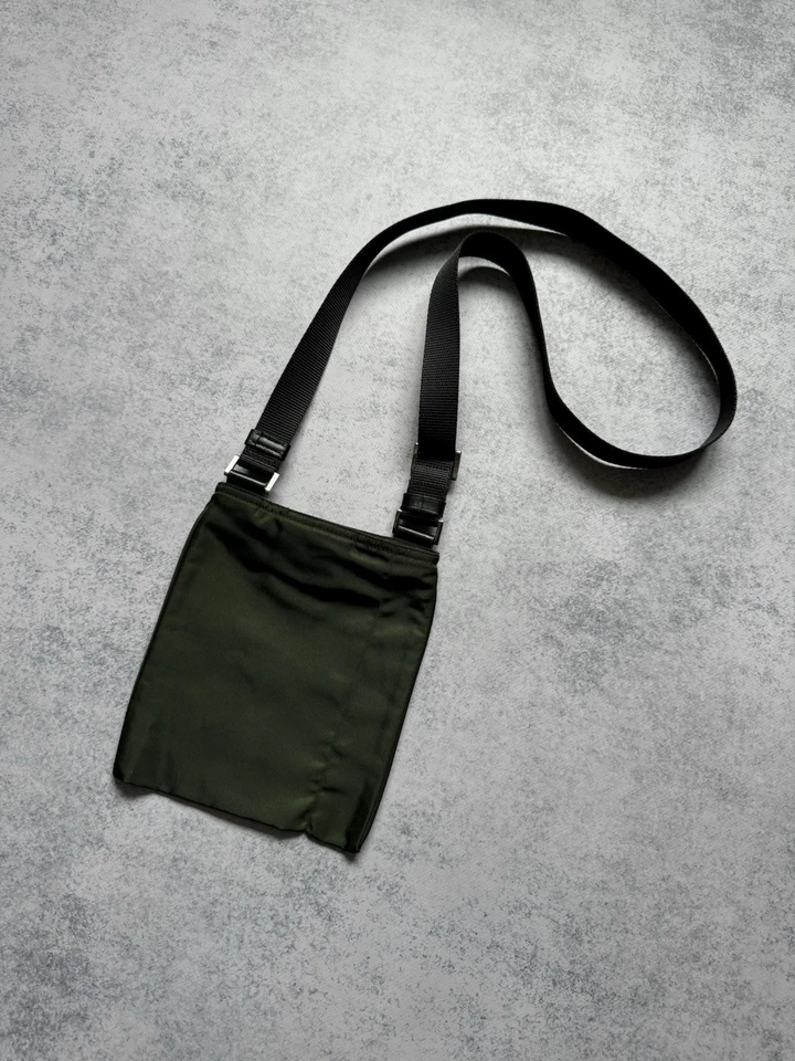 RARE VINTAGE 2000s PRADA NYLON CROSSBODY MESSENGER BAG Y2K MENS GREEN SMALL SIZE - Image 2 of 4