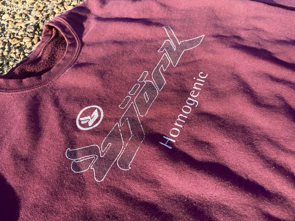 Original Vintage Años 90 Bjork Logo Cuello Redondo Borgoña Para Hombre RARO Auténtico Talla M Foto 2 de 3