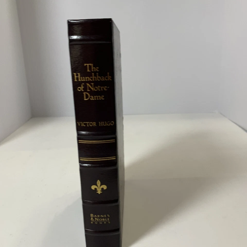 Victor Hugo THE HUNCHBACK OF NOTRE-DAME 1996 Barnes & Noble Leather - HC VGC Foto 2 de 4